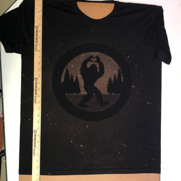 Handmade bleach painted. Bigfoot❤️gesture with footprint on the back - Picture 3 of 4